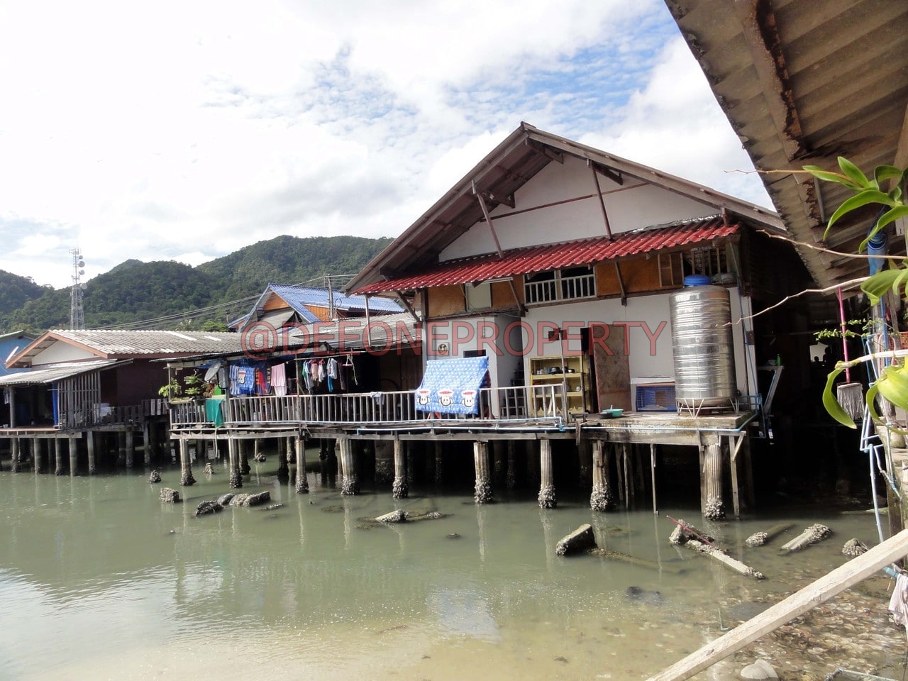 Double maison et magasins sur pilotis à Vendre – Côte Sud Ouest, Koh Chang