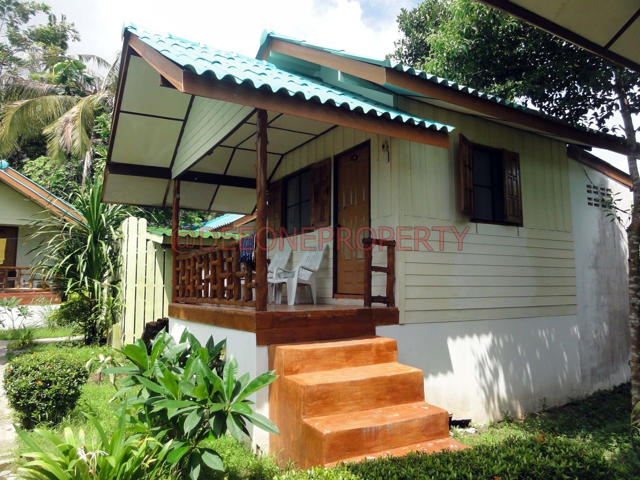 Cozy Bungalow on Beach front with big garden – South West Coast, Koh Chang
