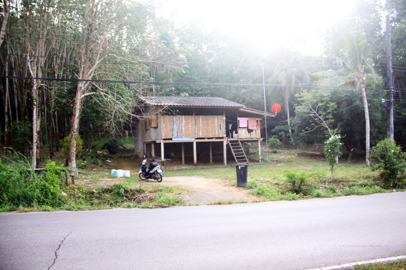 Terrain de 2 Rai à Vendre sur la Route Principale – Côte Nord-Est, Koh Chang