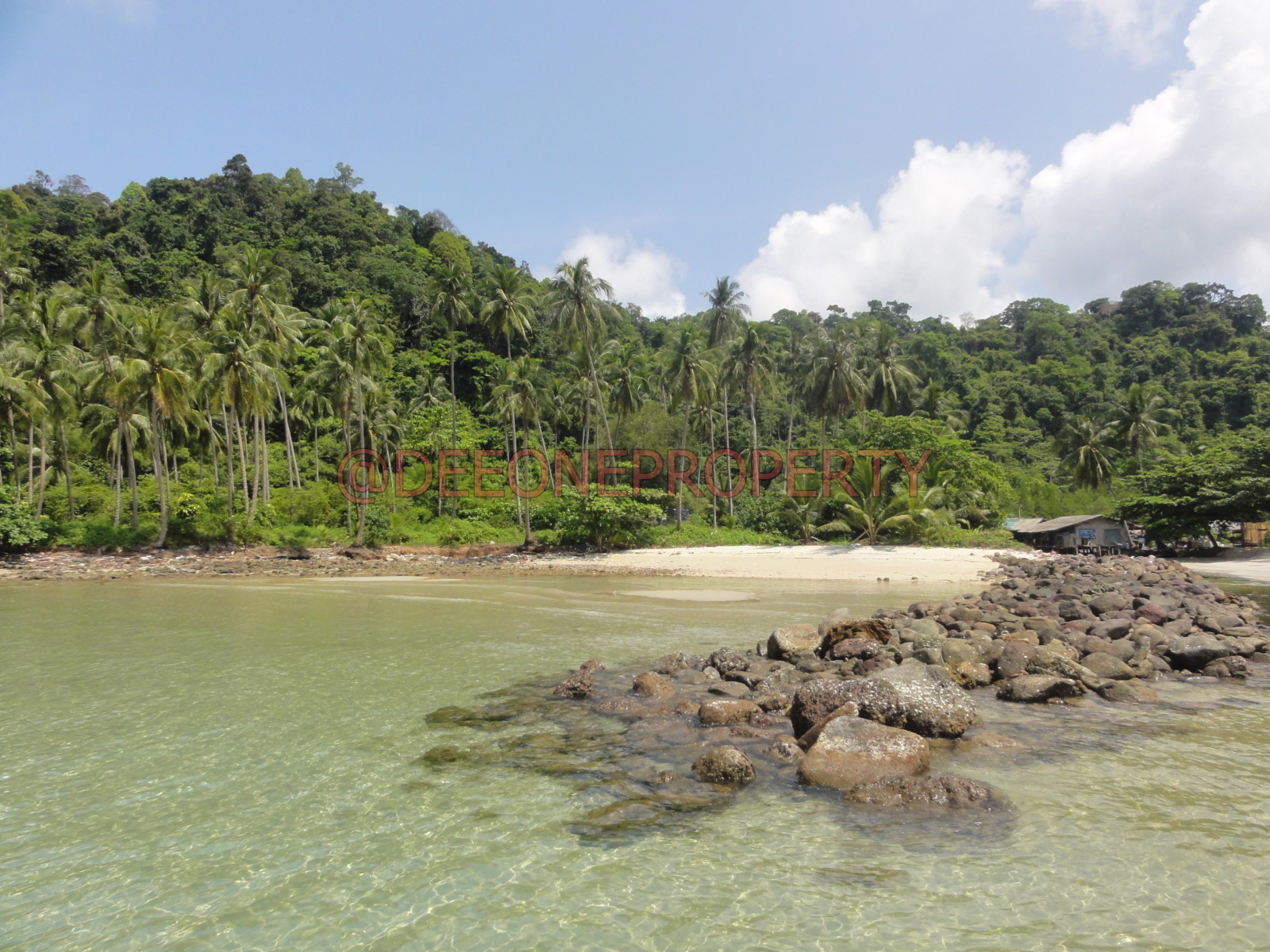 Terrain avec plage privée unique à vendre – Koh Kut