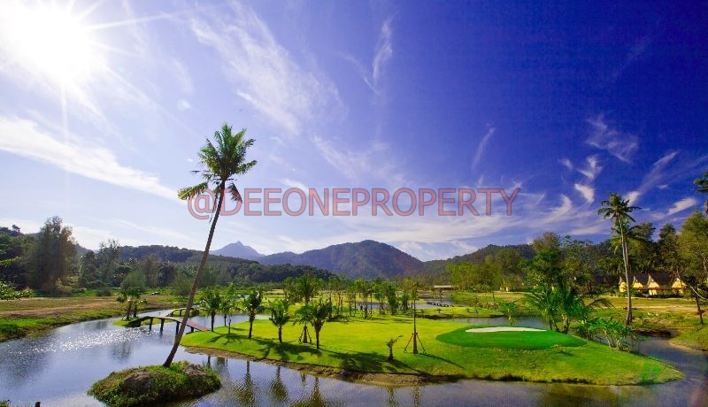 15.the_golf_course_right_behind_the_villa_1