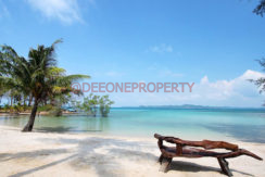 24.Half Moon Beach