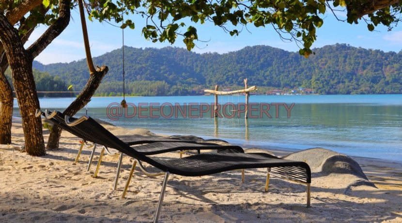 Beach Front Villa 3BDR (28)
