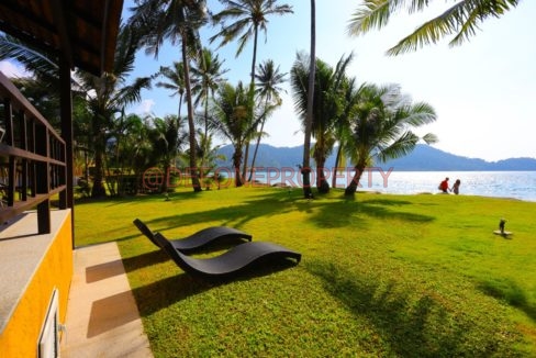 Beach Front Villa 3BDR (3)