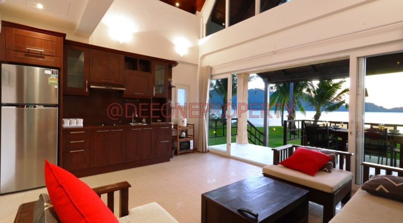 Beach Front Villa 3BDR (5)